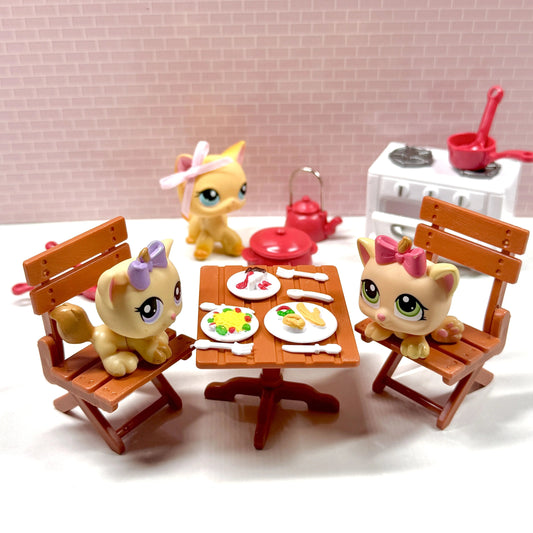 Miniature Kitchen & Dining Playset | Dollhouse Stove, Wooden-Style Table & Chairs, Red Cookware Pots & Food Accessories for LPS & 1:12 Dioramas