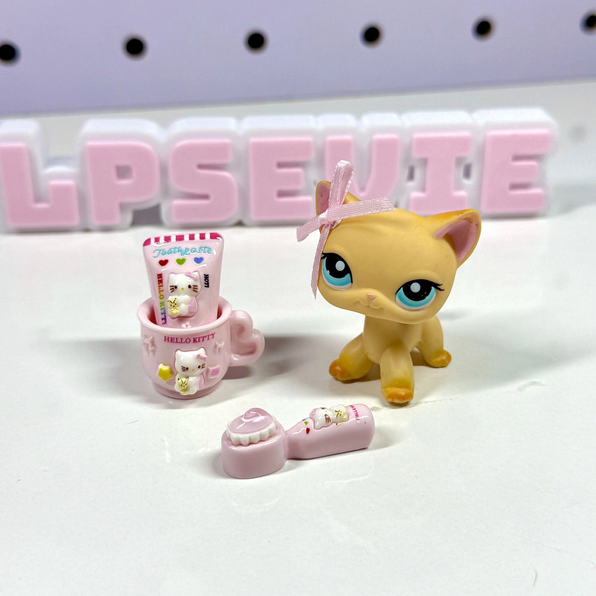 Miniature Bathroom Toiletries Set with Toothbrush, Toothpaste & Cup | LPS Accessories
