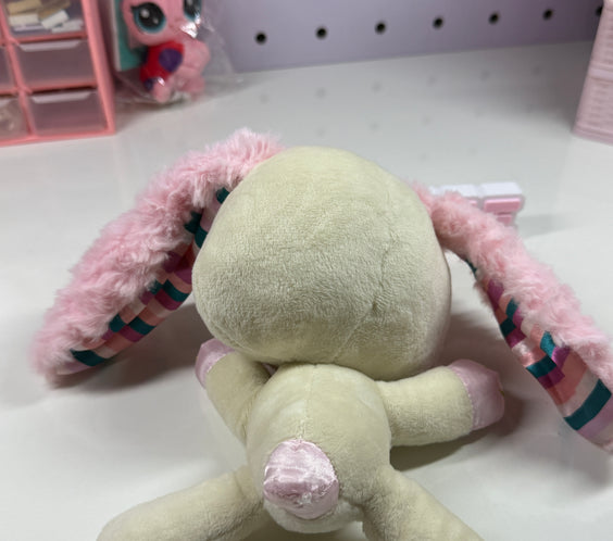 Littlest Pet Shop VIP's Plush Yellow BUNNY Laying Down 2008