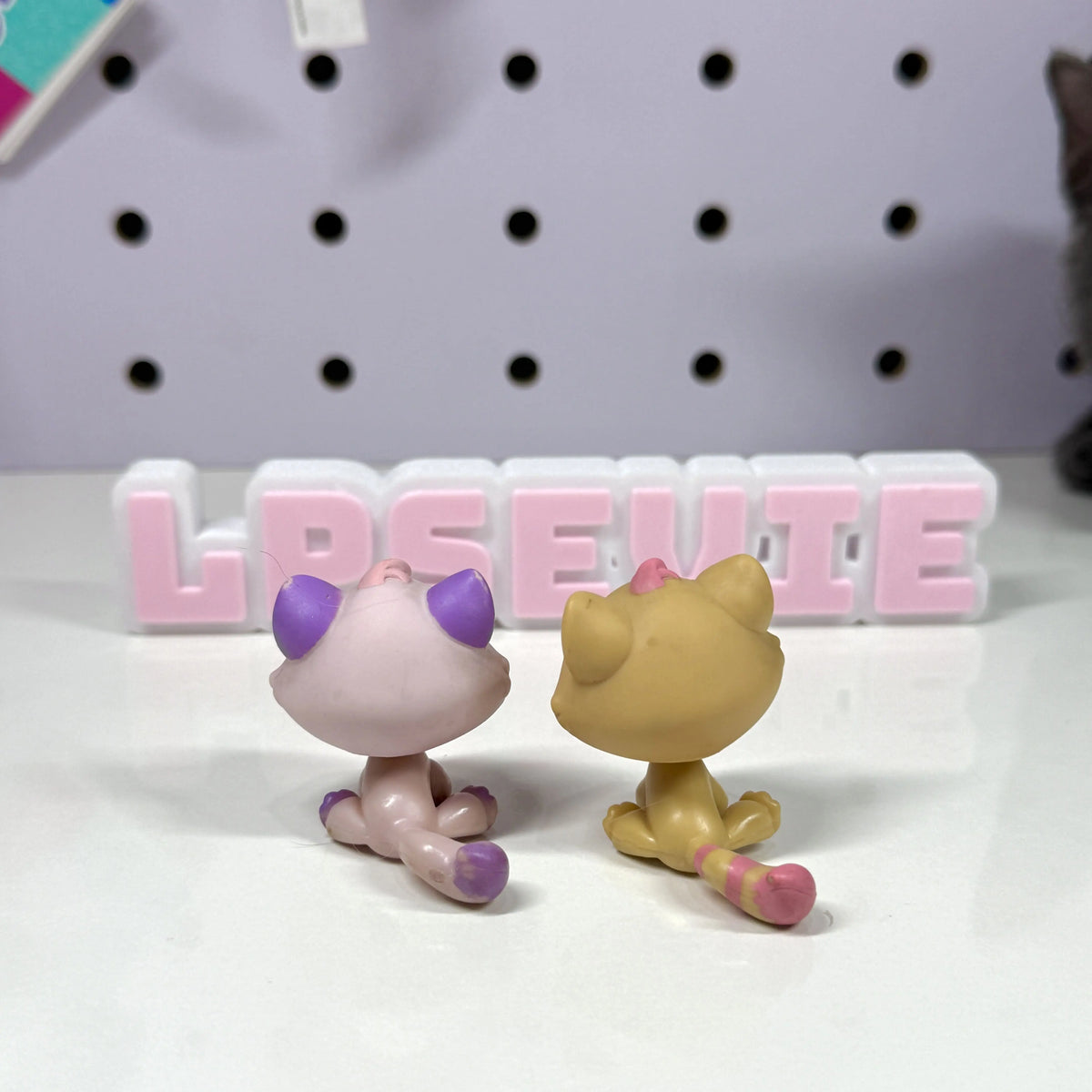 Set of 2 LPS Bon Bon Cat #576 & #552 (Valentine’s Set) | Littlest Pet Shop Cats