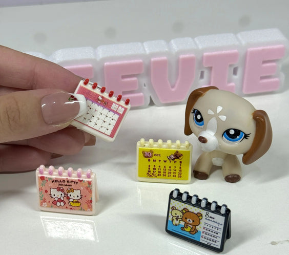 Miniature Desk Calendar Trinket – Kawaii Dollhouse Accessory for LPS Setups | Single or Set of 4