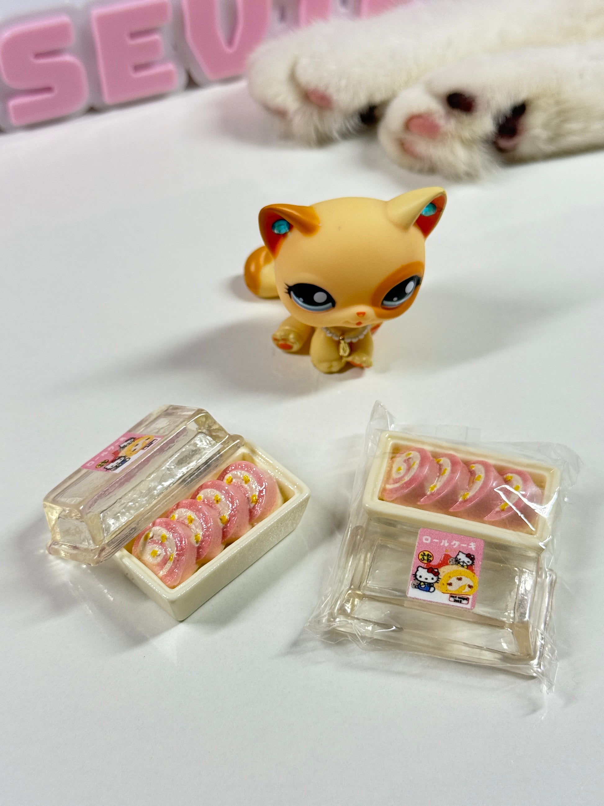 LPS Cute Hello-Kitty food trinkets