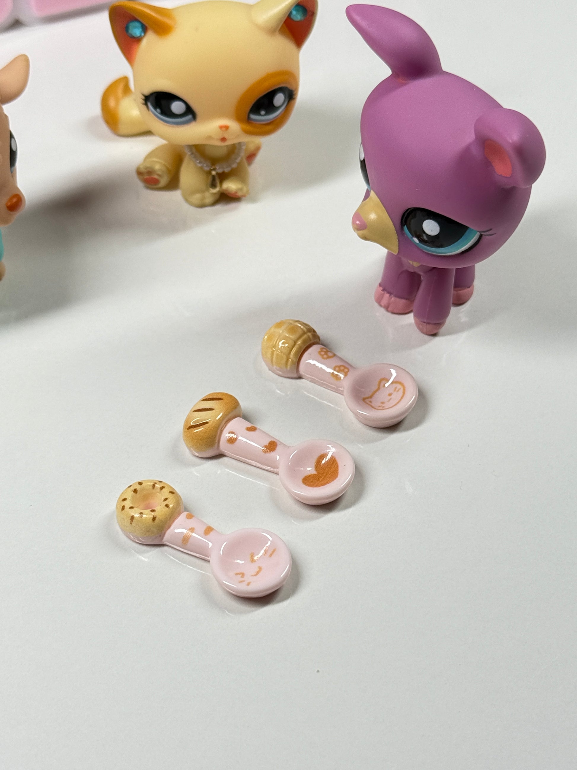 LPS Cute Hello-Kitty food trinkets