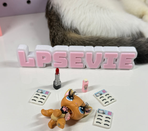 Eyelashes Set Trinket