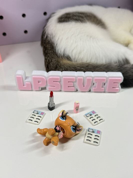 Eyelashes Set Trinket