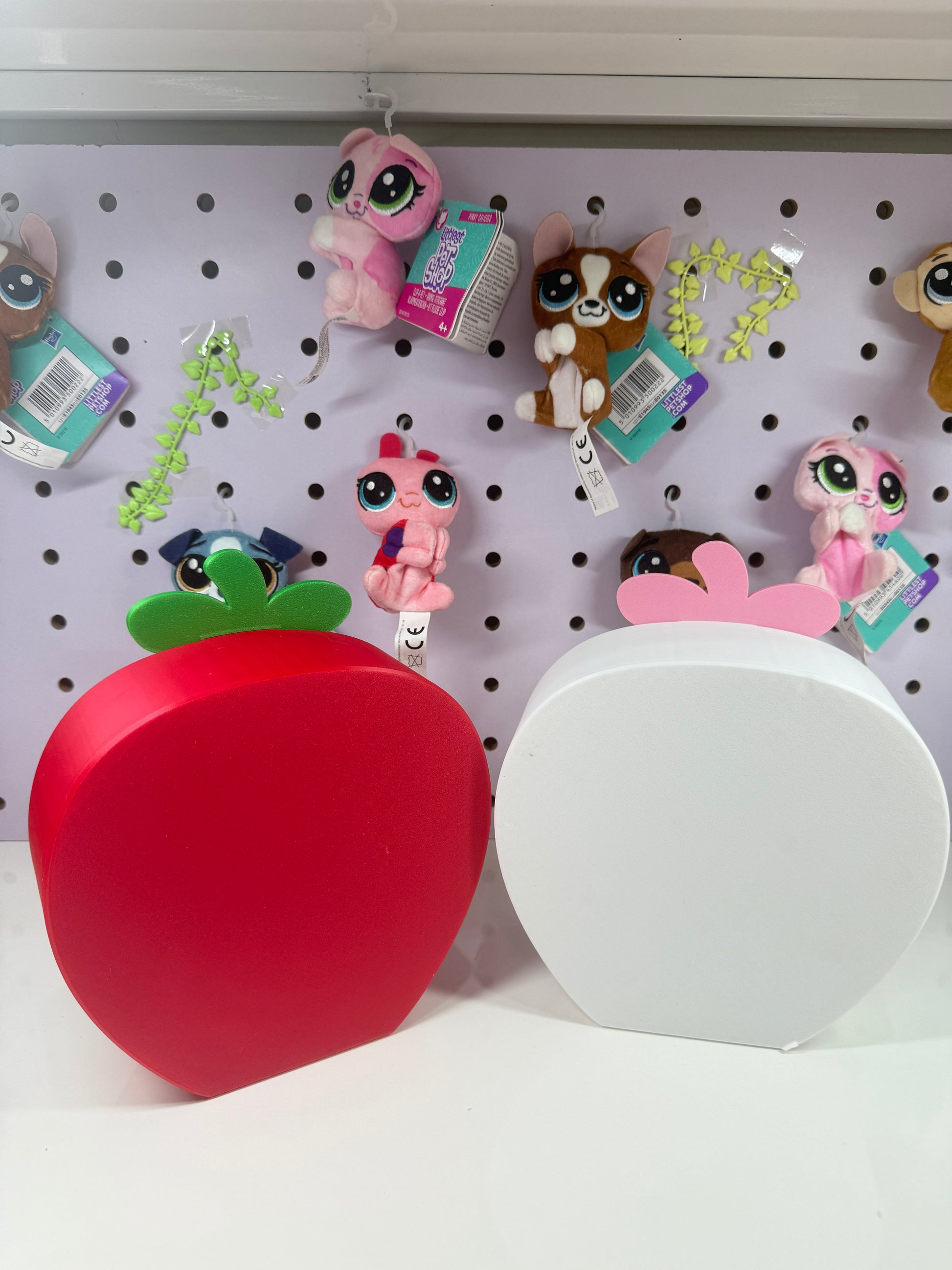 🍓 Strawberry Shelf Display for LPS! 🍓