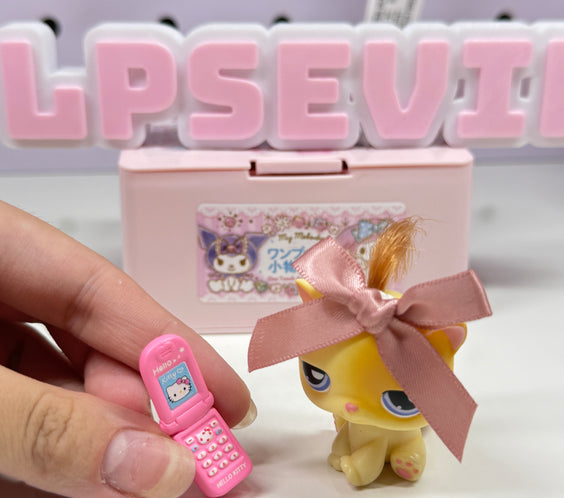 🎀 Hello Kitty Flip-Phone Trinket 🎀