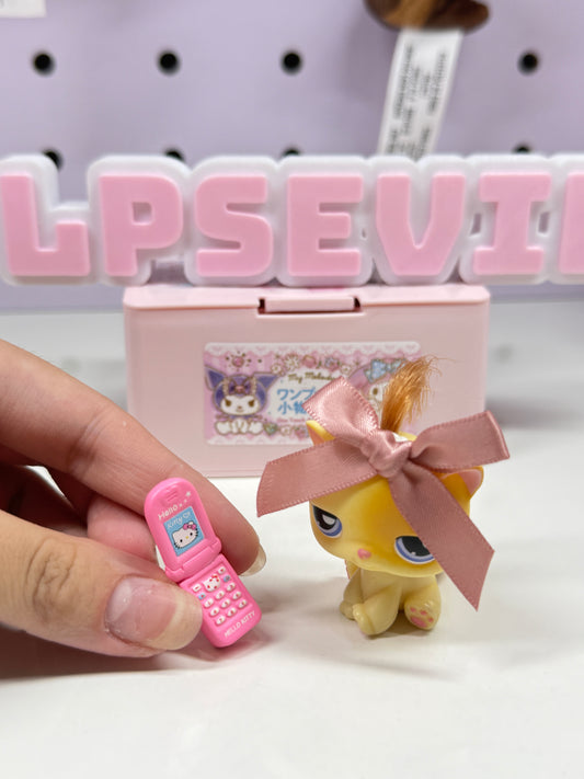 🎀 Hello Kitty Flip-Phone Trinket 🎀