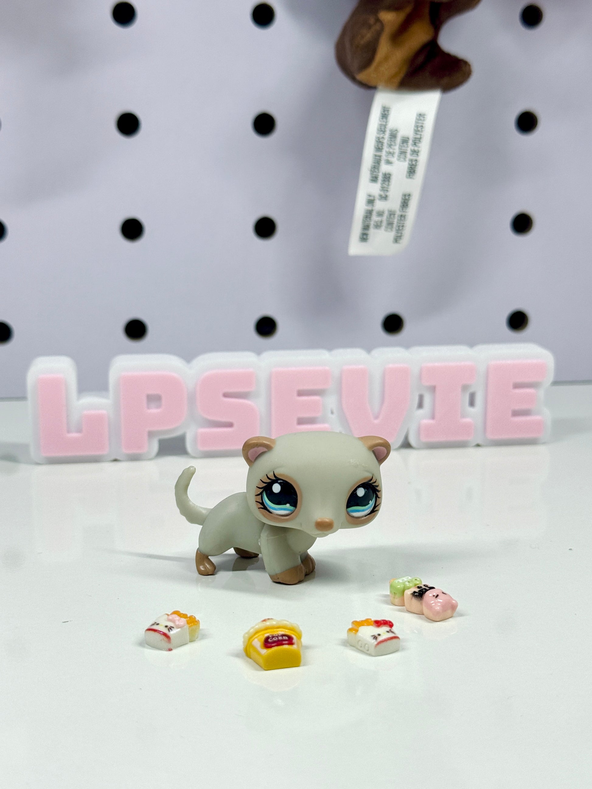 Littlest Pet Shop Ferret #1172 Exclusive Grey Peach + LPS ferret's bonnet
