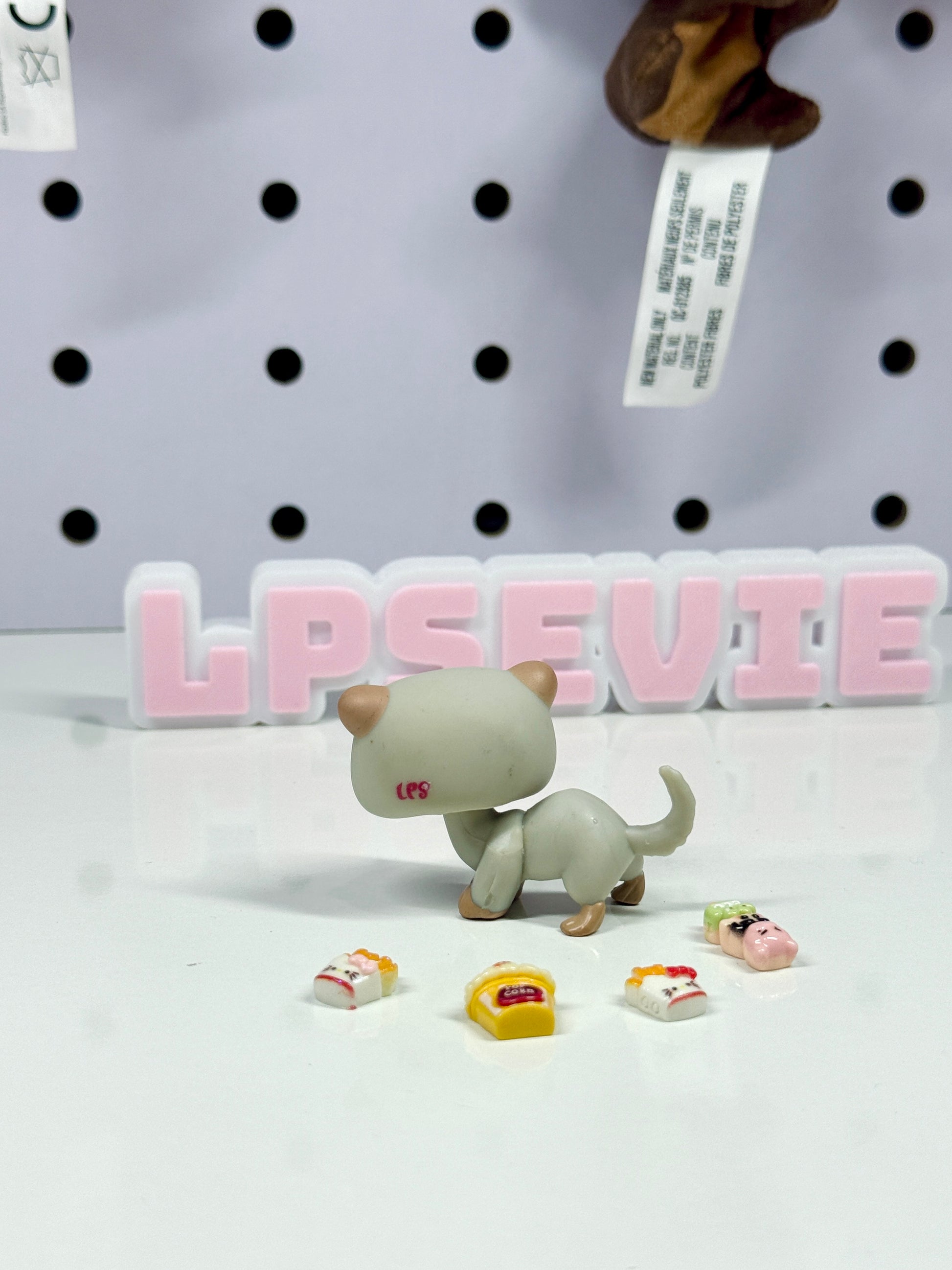 Littlest Pet Shop Ferret #1172 Exclusive Grey Peach + LPS ferret's bonnet