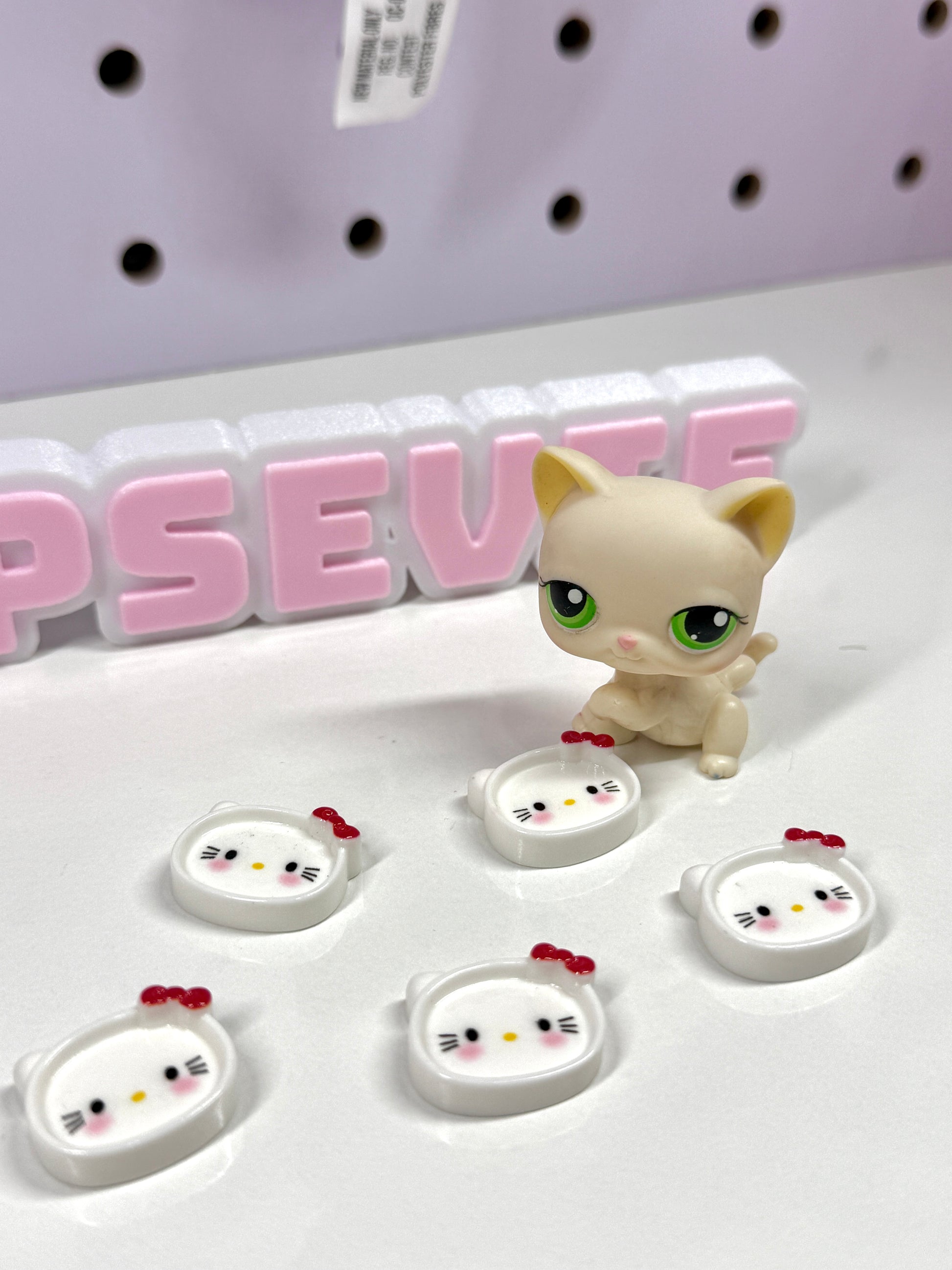 🎀 Hello Kitty Mini Plate Set for LPS 🍽️✨