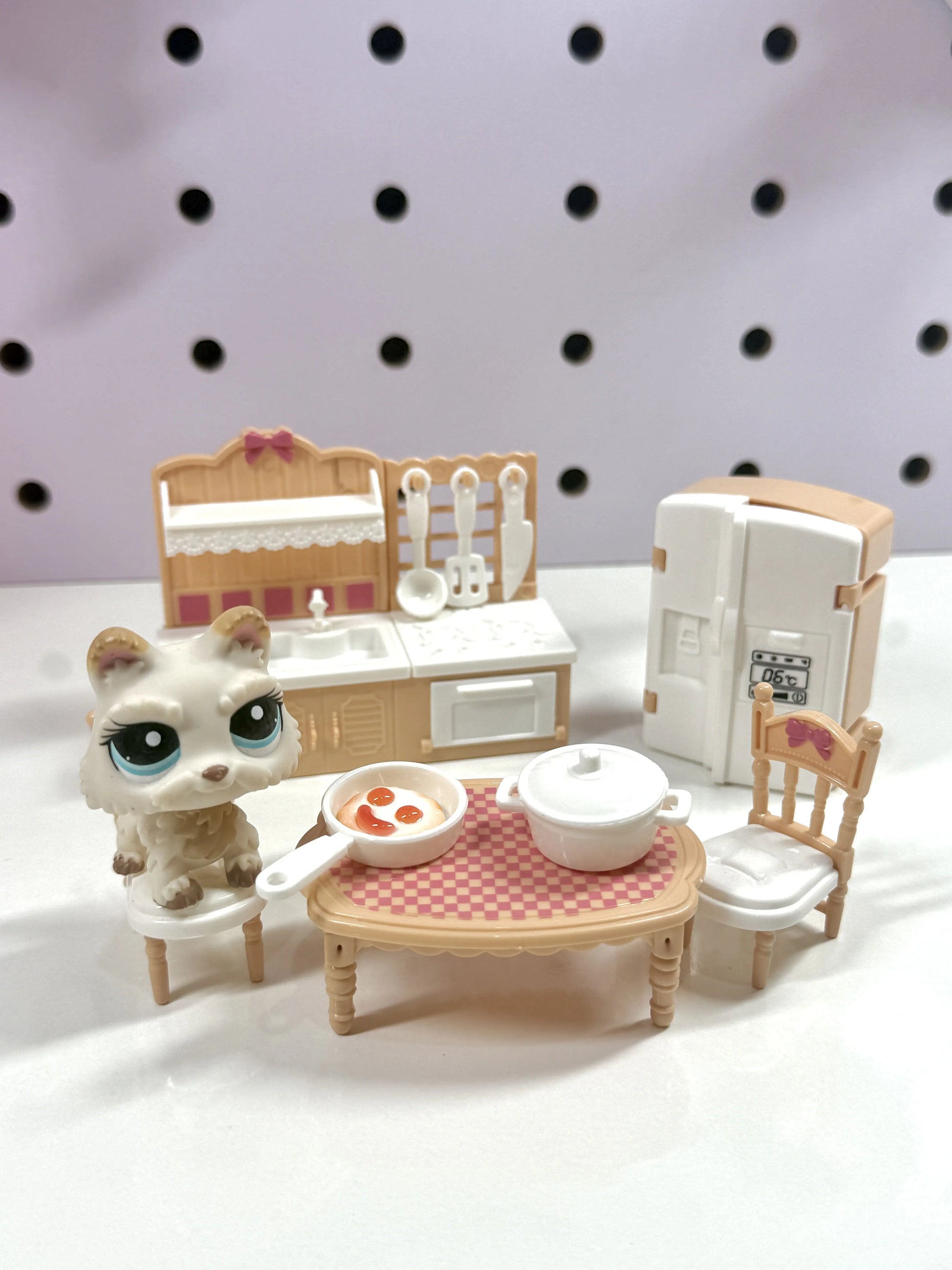 Miniature Beige Kitchen Set for LPS | Dollhouse Kitchen Furniture & Accessories