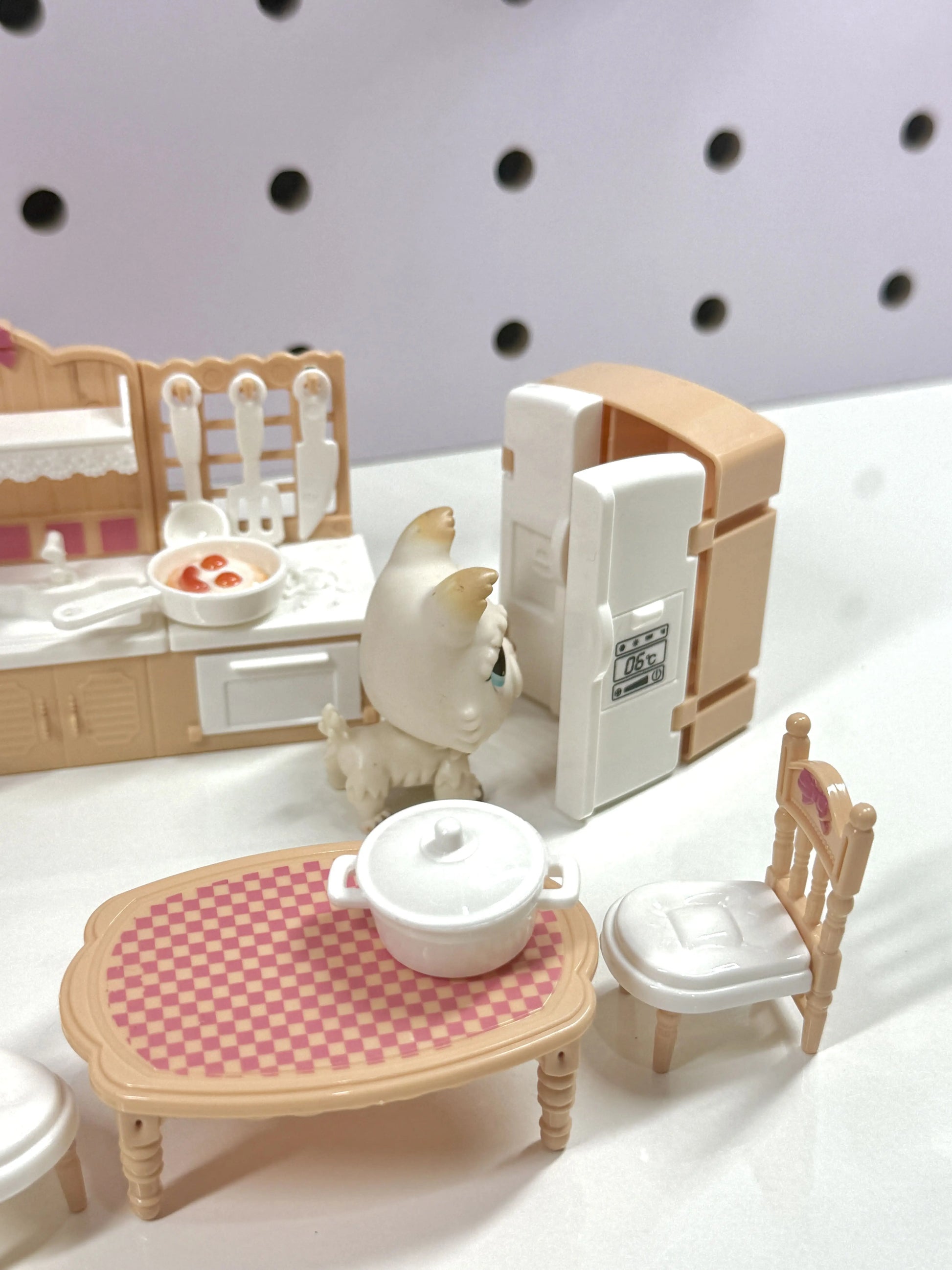 Miniature Beige Kitchen Set for LPS | Dollhouse Kitchen Furniture & Accessories