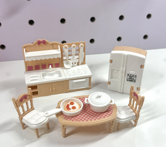 Miniature Beige Kitchen Set for LPS | Dollhouse Kitchen Furniture & Accessories