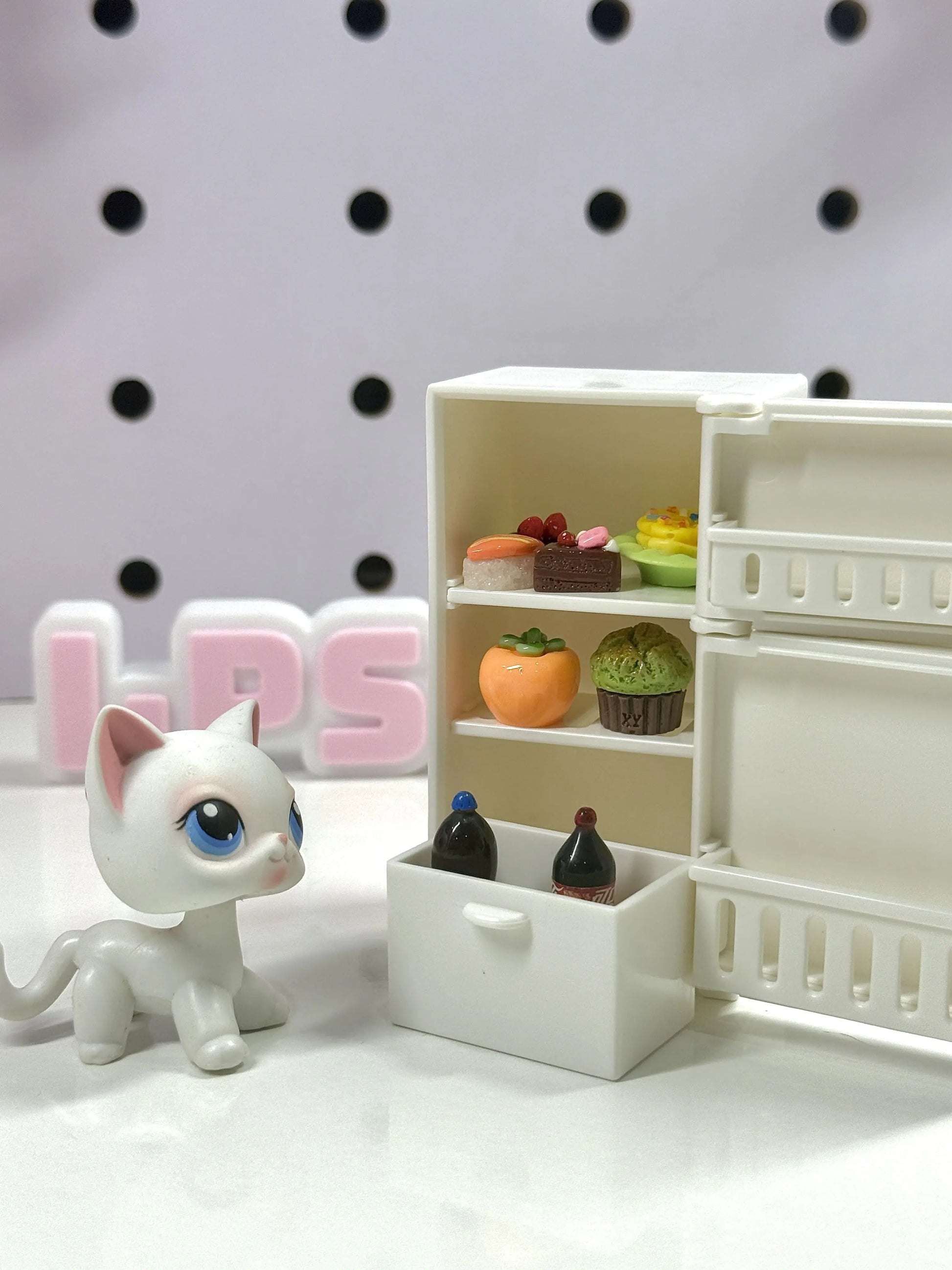 Miniature Refrigerator for LPS | Opening Fridge Furniture