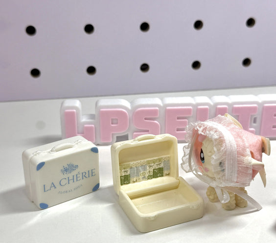 Miniature White Suitcase for LPS (CAN OPEN & CLOSE)
