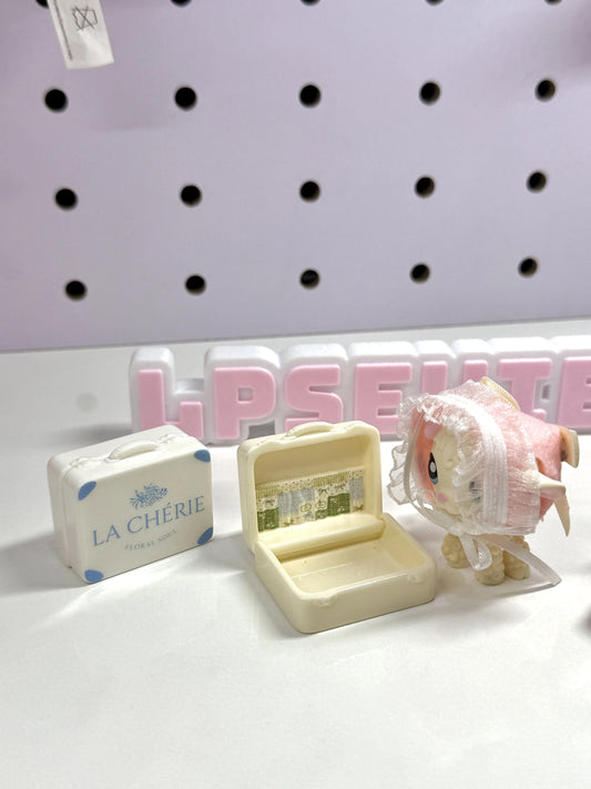 Miniature White Suitcase for LPS (CAN OPEN & CLOSE)