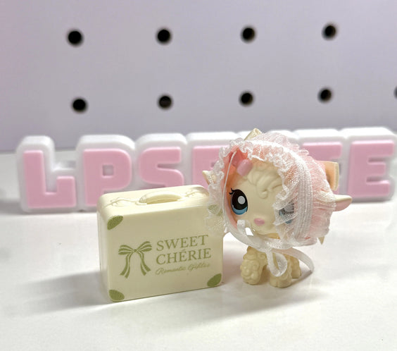 Miniature White Suitcase for LPS (CAN OPEN & CLOSE)