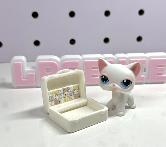Miniature White Suitcase for LPS (CAN OPEN & CLOSE)