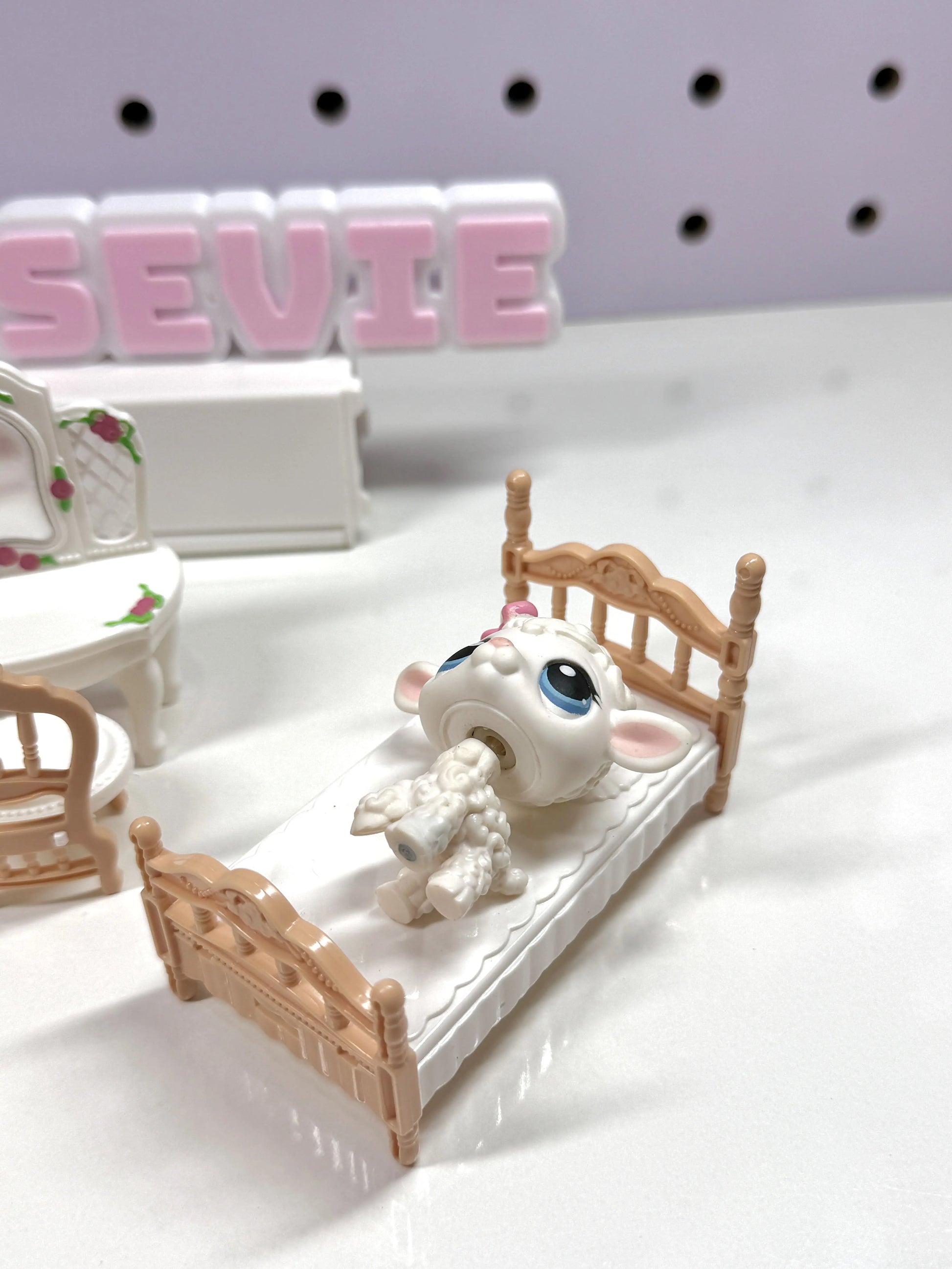 🌹 Vintage Rose Bedroom Furniture Set for LPS & Dollhouse Miniatures | Bed, Vanity, Chair & Wardrobe