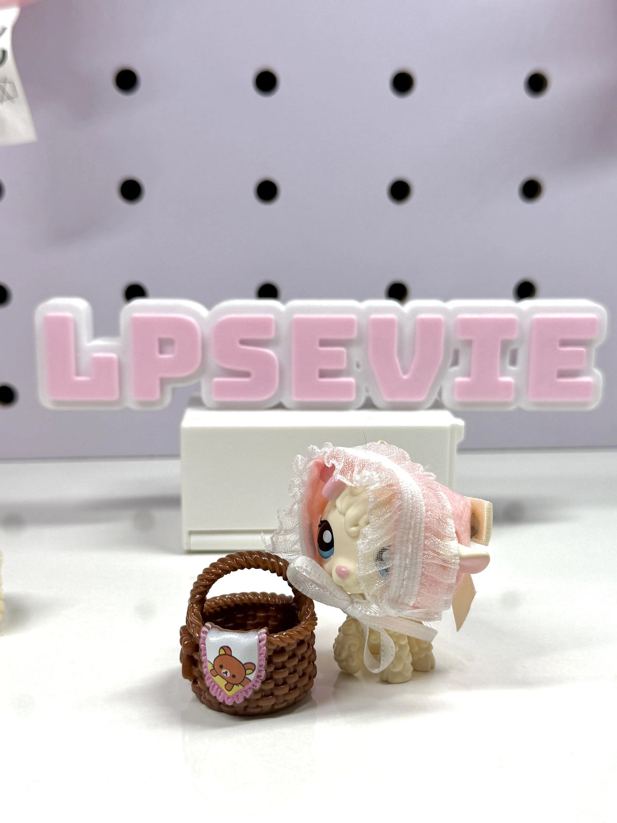 🧺 Miniature Rilakkuma Basket for LPS & Dollhouse Accessories | Cute Picnic Basket Prop