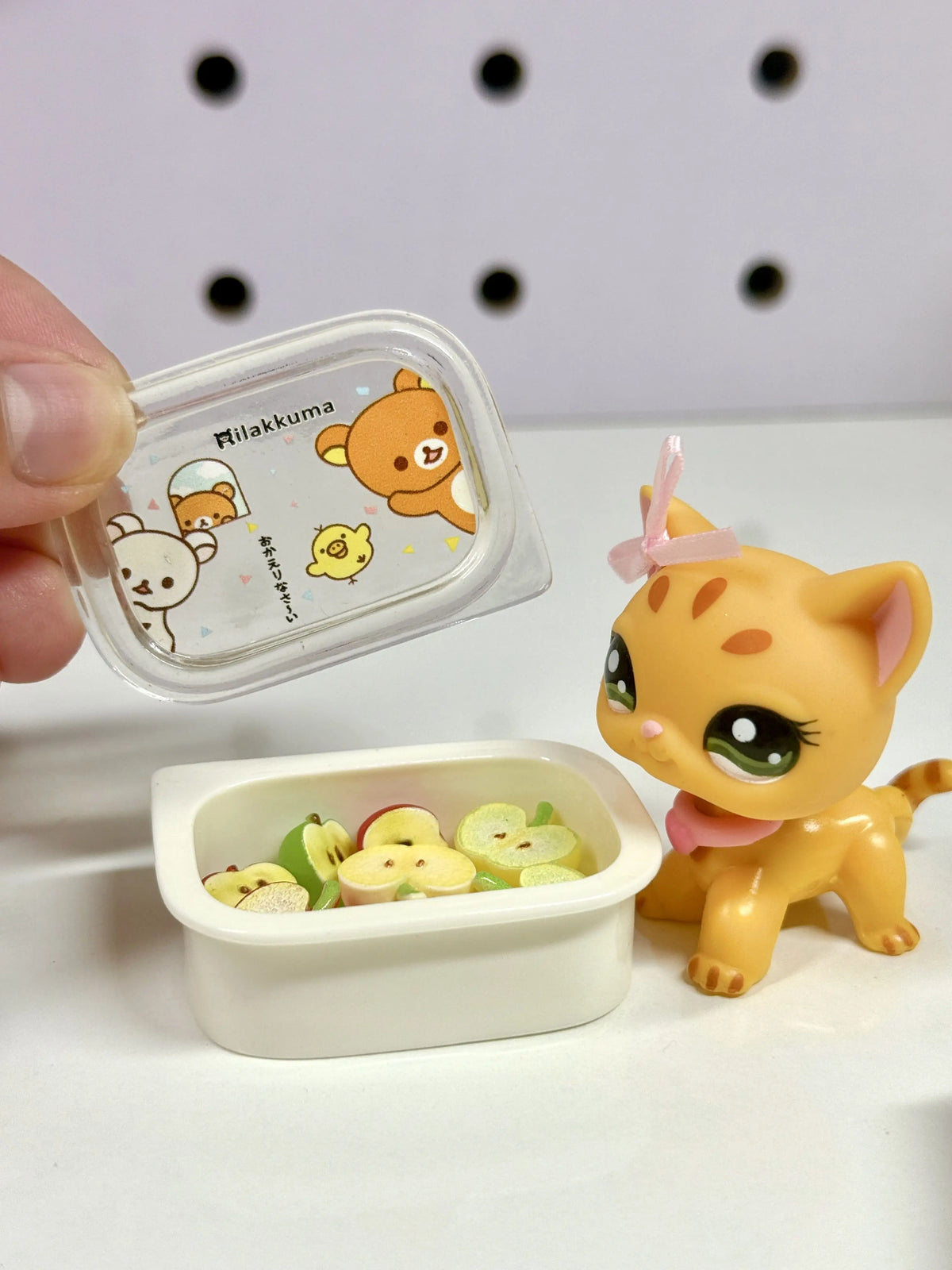 Miniature Food Storage Container for Littlest Pet Shop (LPS) | Opening Lid Dollhouse Kitchen Accessory