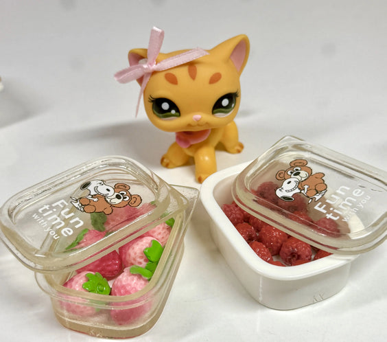 Miniature Food Storage Container for Littlest Pet Shop (LPS) | Opening Lid Dollhouse Kitchen Accessory
