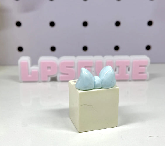 1 PC Miniature Kawaii Character Nightstand with Bow Topper – 2-Drawer Bedside Table | Dollhouse Bedroom Furniture