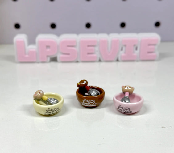 1 Miniature Kawaii Bear Baking Set – Mixing Bowl, Whisk & Magic Wand | Dollhouse Kitchen & Bakery Accessories