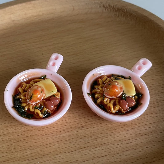 Realistic Miniature Ramen Noodle Pan | Custom Fake Food Accessory for 1:12 Dollhouses & Dioramas
