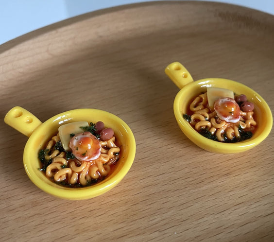 Realistic Miniature Ramen Noodle Pan | Custom Fake Food Accessory for 1:12 Dollhouses & Dioramas