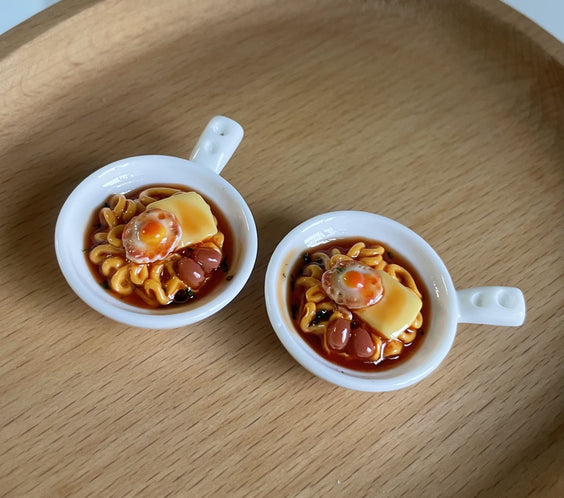 Realistic Miniature Ramen Noodle Pan | Custom Fake Food Accessory for 1:12 Dollhouses & Dioramas